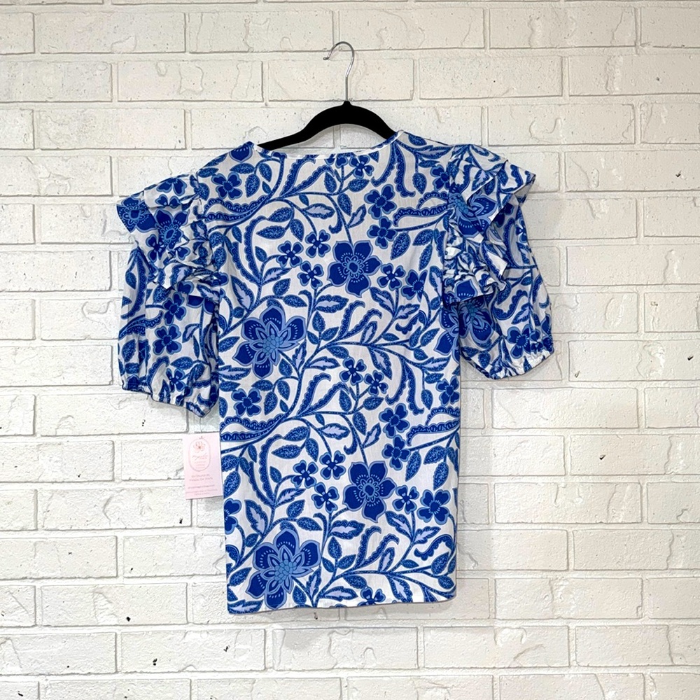 I’ve been waiting blue/white floral top💙🤍